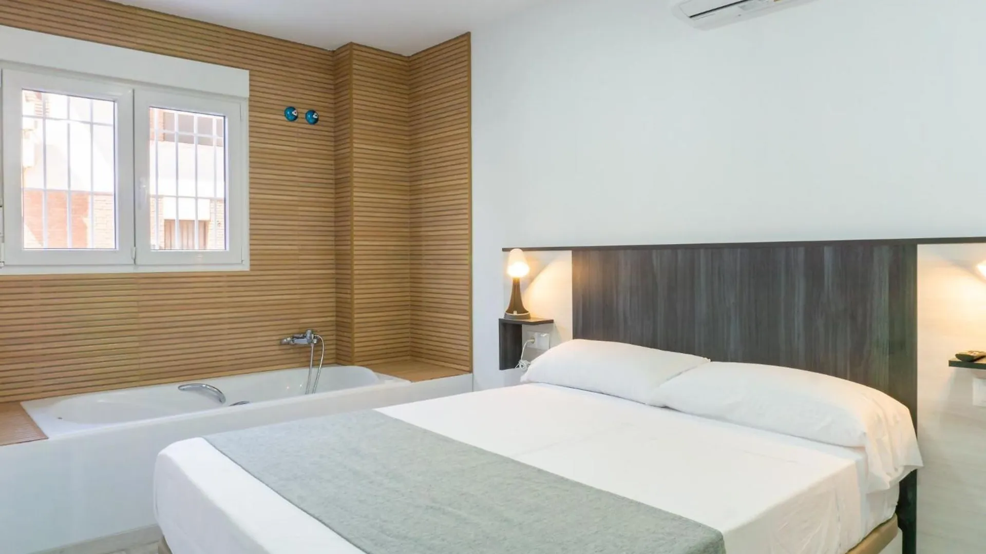 Apartment Benahavis III Airport Malaga contacts
